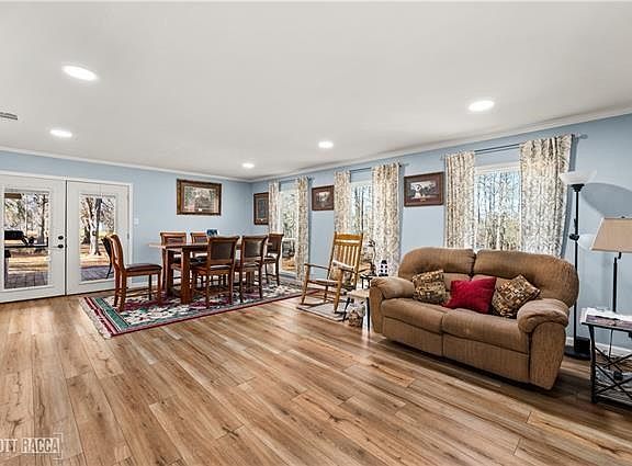 5th image of 568 Hog Island Rd