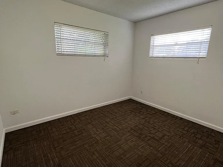 4906 Kempston Dr — Photo 15