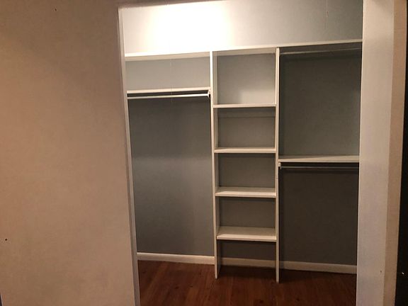 4th image of 2216 Jamestown Ln