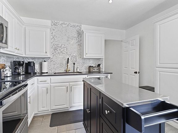 4th image of 3604 Kayewood Dr #3606