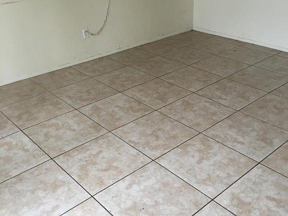3rd image of 525 N May St APT 9