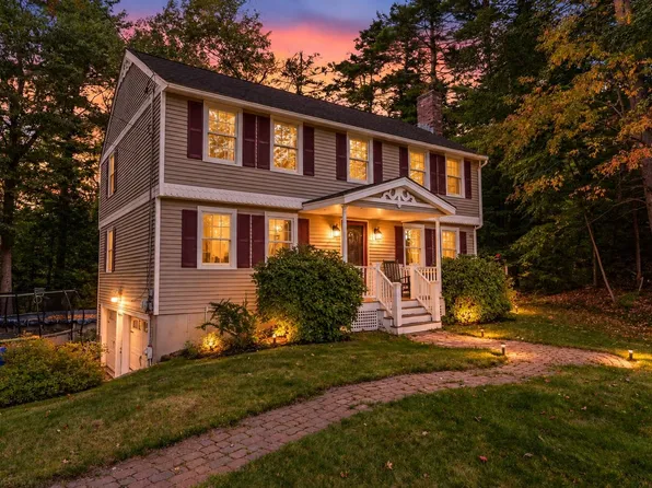 26 Holts Point Road, Hampstead, NH 03841