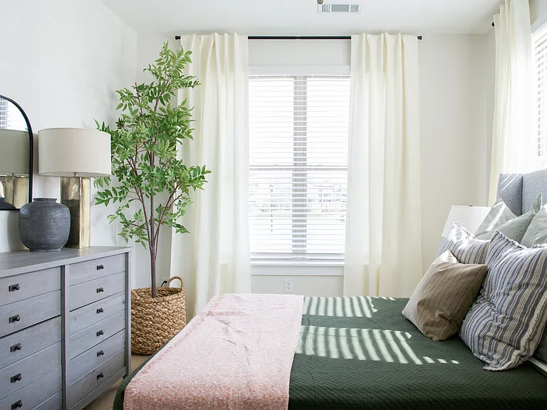 NOVEL University Place by Crescent Communities — Photo 6