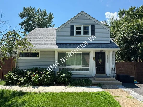 1909 Rollins Dr, Alexandria, VA 22307