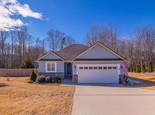 161 Albus Dr, Wellford, SC 29385