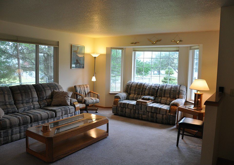 1st image of 24508 Elm Pl