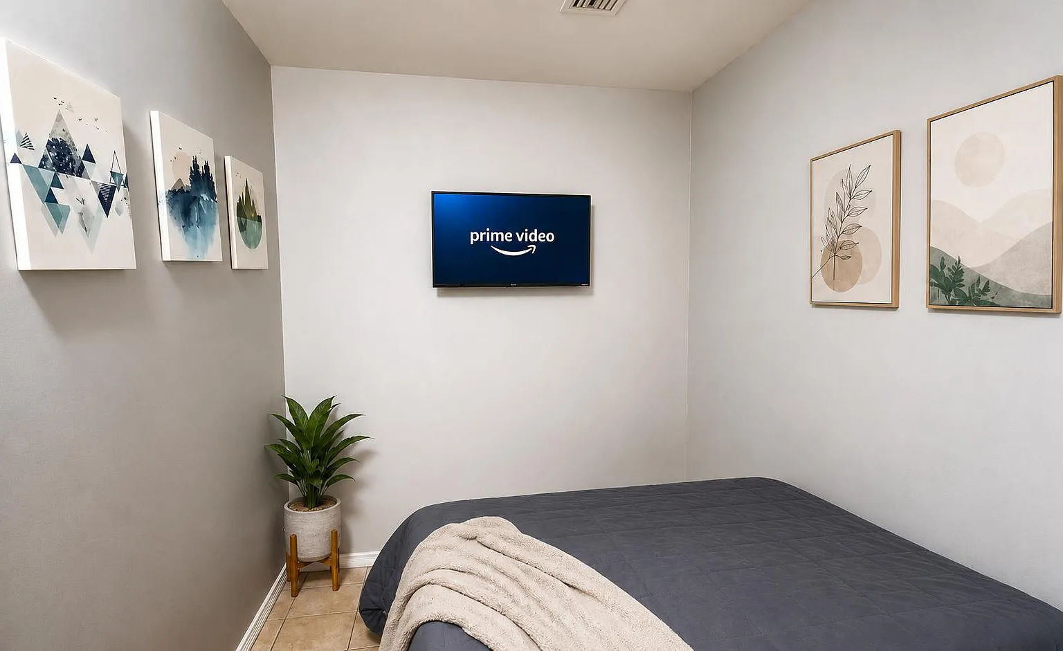 4 bed, 2.0 bath, 1716 sqft, $672 — Photo 1