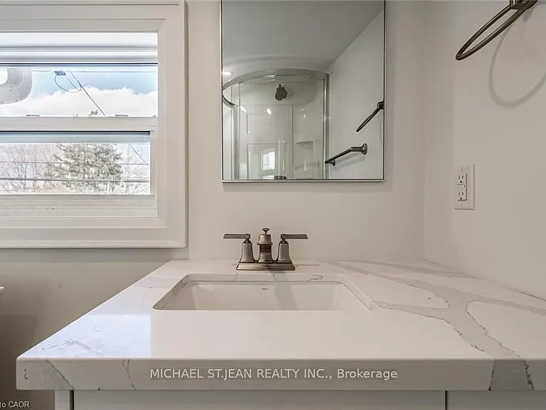 395 Paling Ave — Photo 21