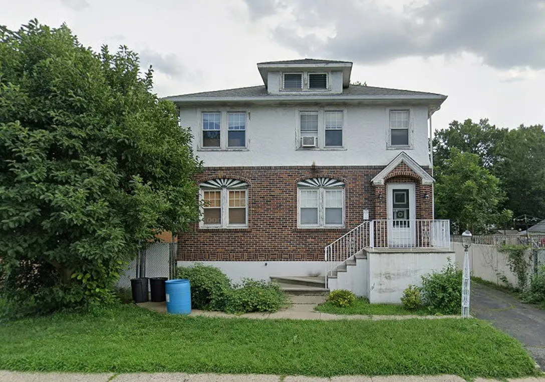 2 bed, $2,300 — Photo 1