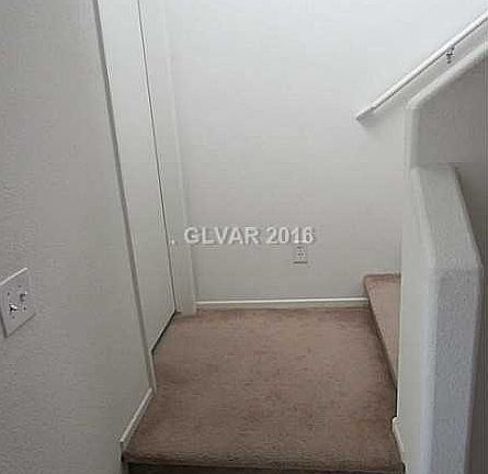 4th image of 30 Elkhart Ave