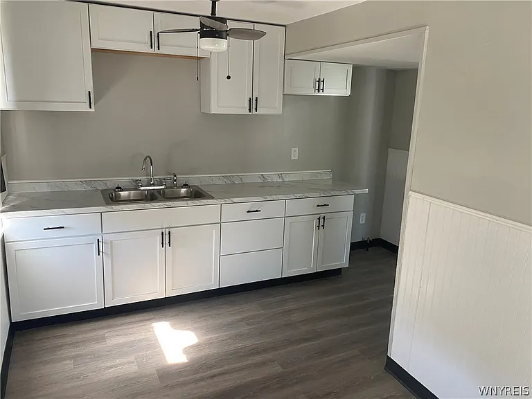 21 Chapman Pl — Photo 1
