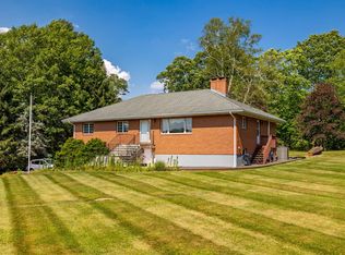 428 Maple St, Litchfield, CT 06759