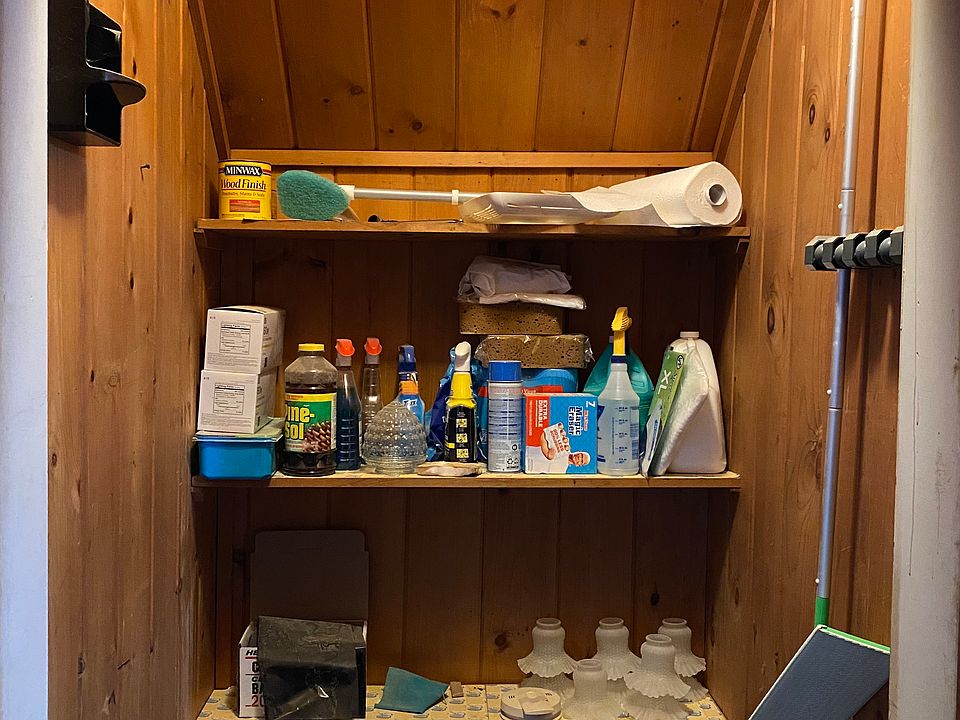 Kitchen pantry