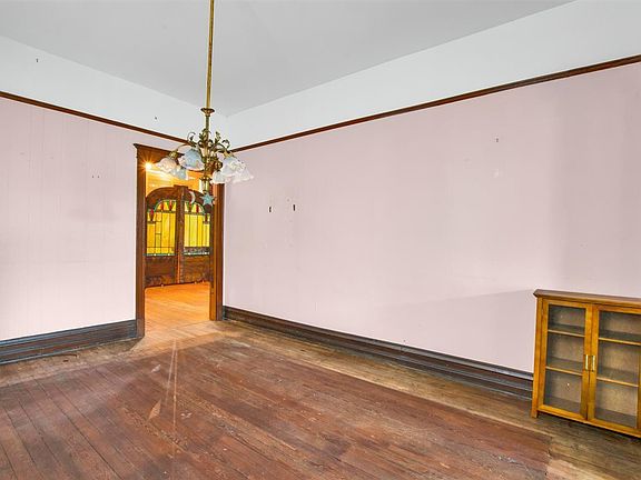 5th image of 2244 N Maplewood Ave