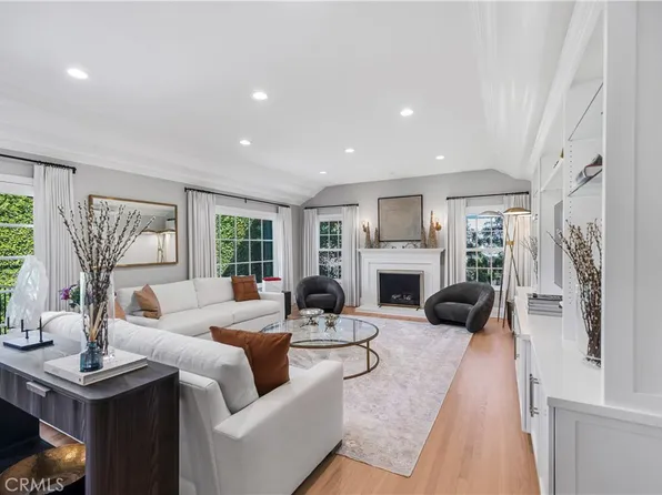 10455 Lindbrook Dr, Los Angeles, CA 90024