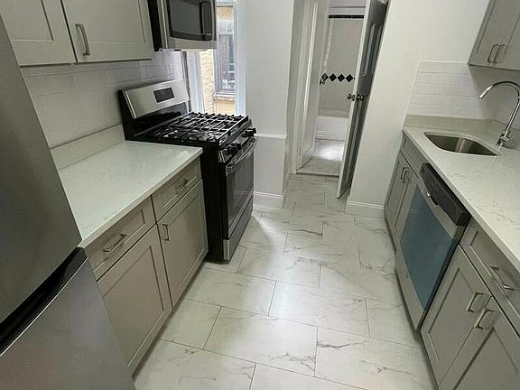 4th image of 520 E 83rd St #5A