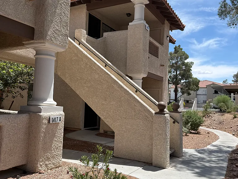 1417 Santa Margarita St — Photo 19