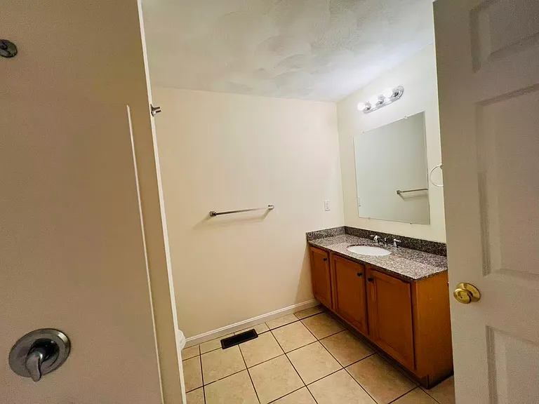 18 Dale St #8B — Photo 10