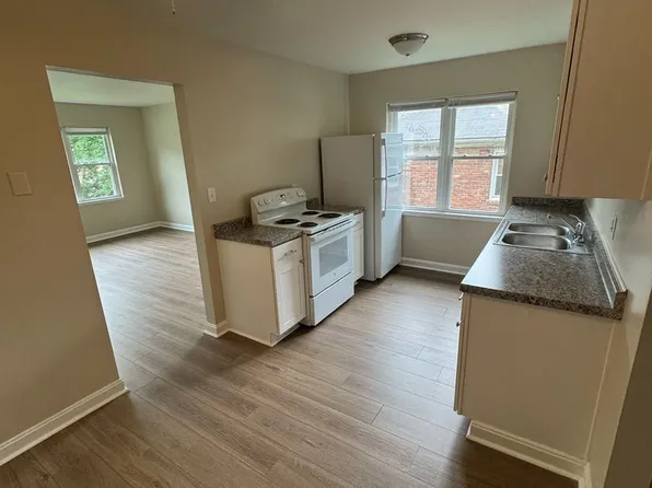 2711 Brownsboro Rd, Louisville, KY 40206