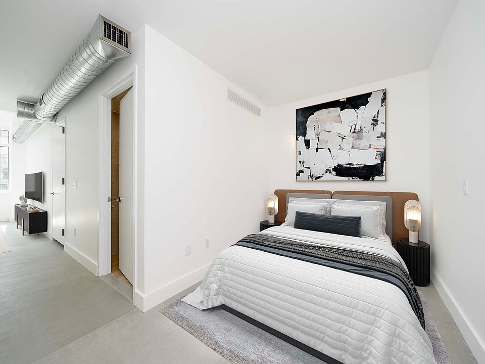 1st image of 339 W 38th St #3F