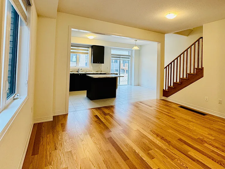 52 Cresthaven Hts — Photo 9