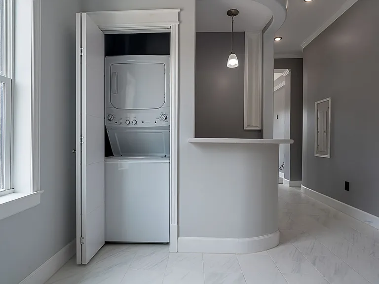 1801 Rosenberg — Photo 33
