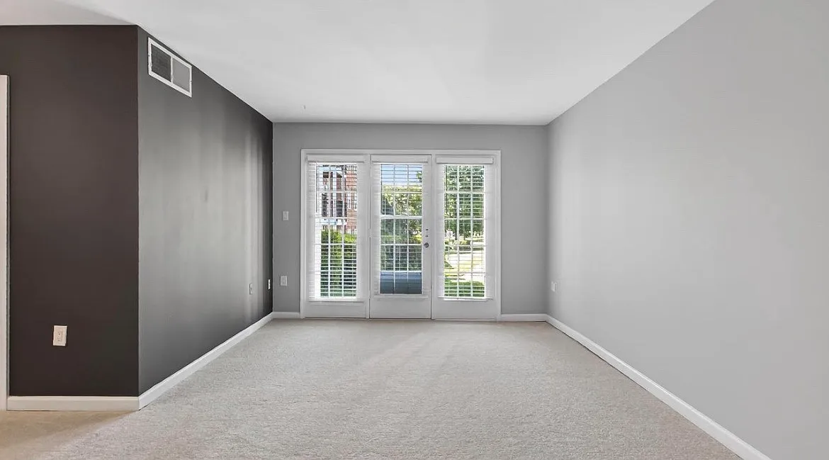 1 bed, 698 sqft, $2,375 — Photo 3
