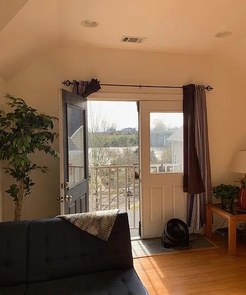 325 Landing Dr — Photo 4