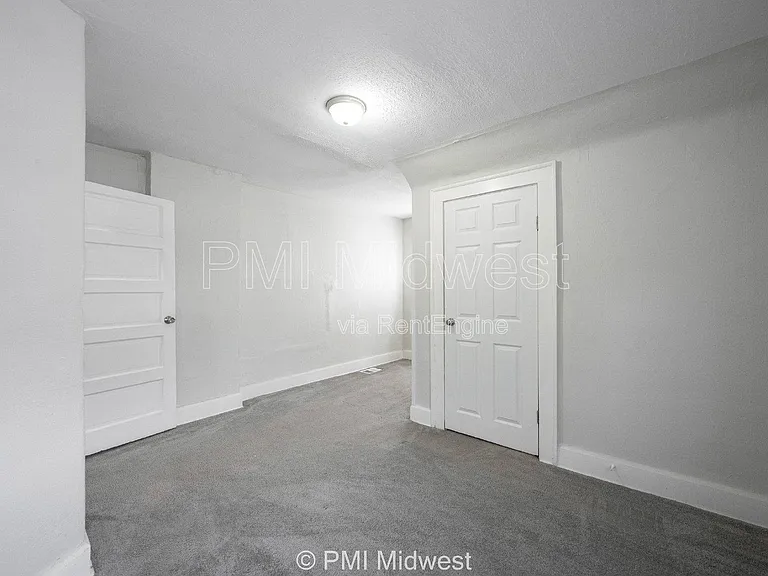 944 E Minnesota St — Photo 21