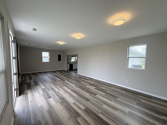 3rd image of 311 Malone Dr