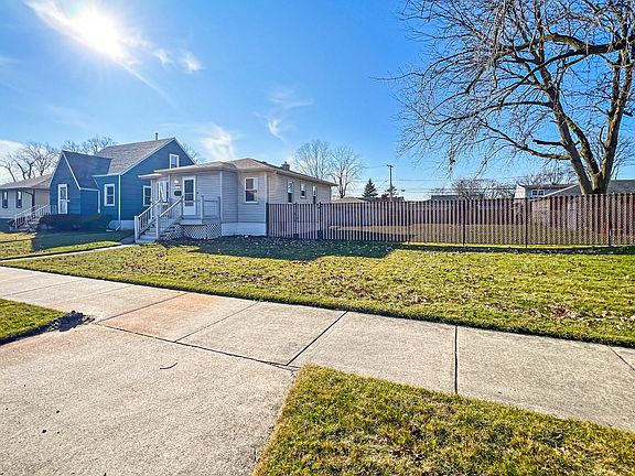 2nd image of 518 Gordon Ave