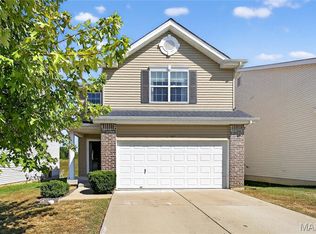 1021 Chesterfield Dr, Wentzville, MO 63385