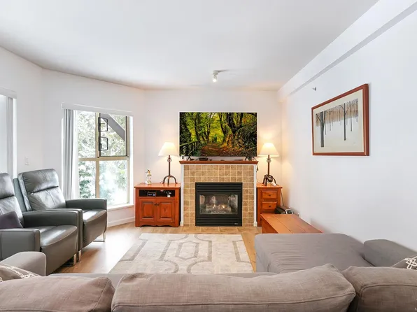 1280 Alpine St #411, Comox, BC V9M 1G1