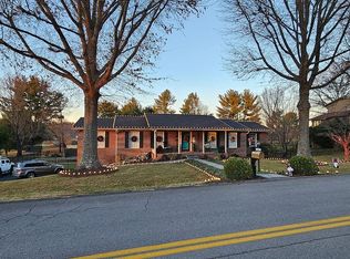 364 Overlook Dr, Blountville, TN 37617