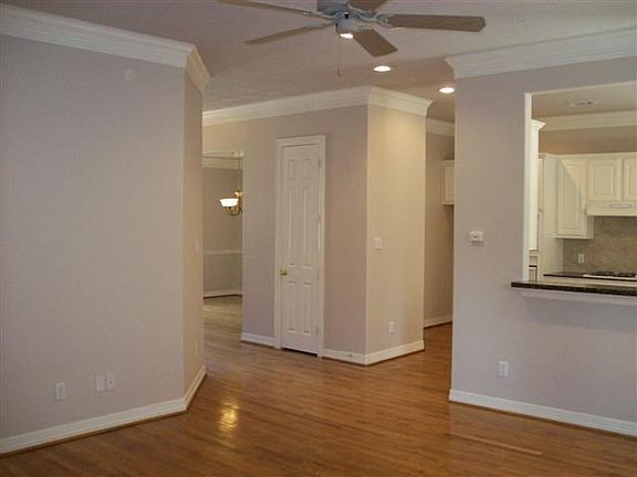 3rd image of 1315 W Park At Shady Villa