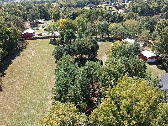 2nd image of 3320 Ozark Acres Dr