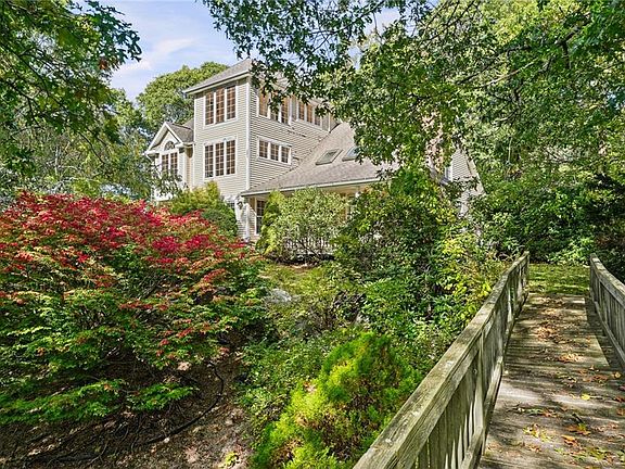 4th image of 44 Rock Ridge Rd