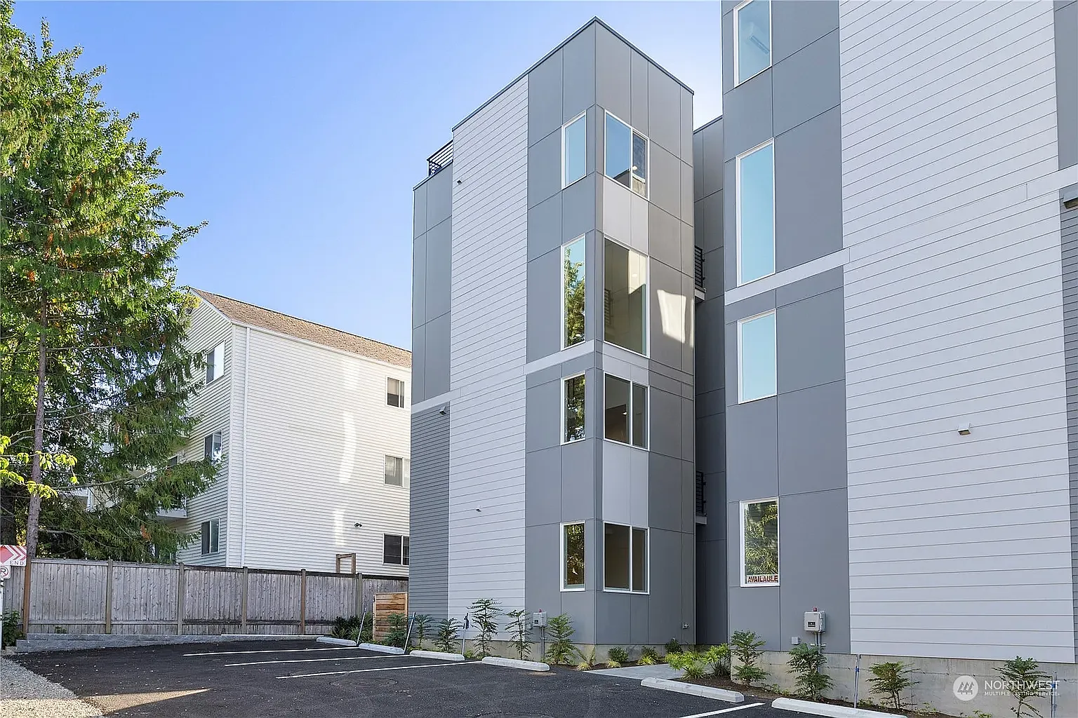 2 bed, 1.5 bath, 1366 sqft, $3,375 — Photo 4
