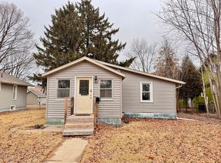 1006 W 5th St, Sterling, IL 61081