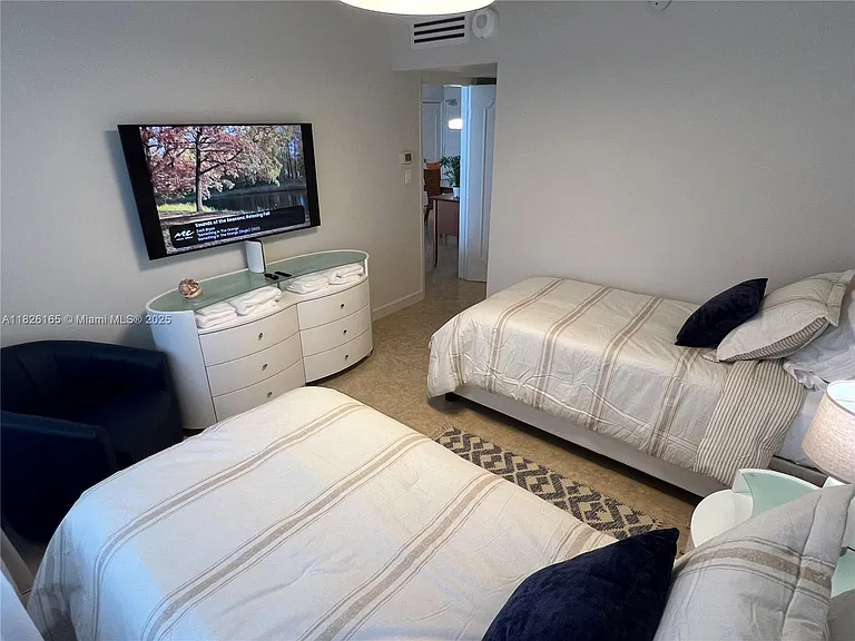 5151 Collins Ave #535 — Photo 19
