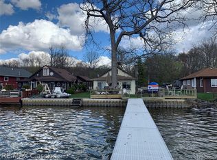 4300 Homewild Dr, Gregory, MI 48137