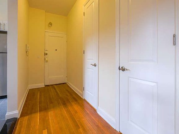 4th image of 11525 Metropolitan Ave APT 222