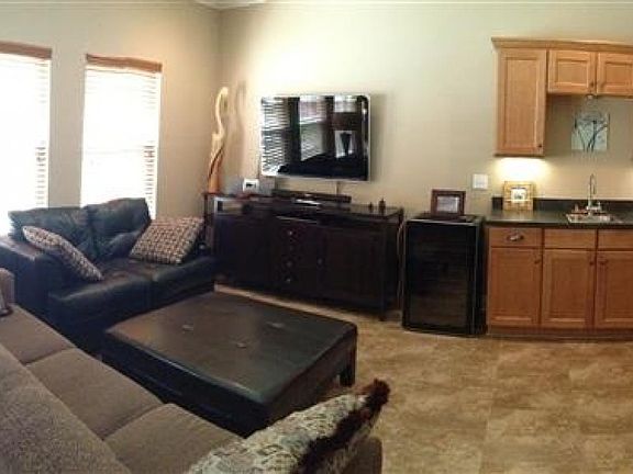 3rd image of 5011 McLaughlin Dr