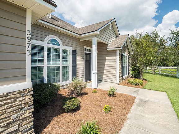4th image of 3973 Taylor Way
