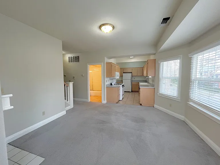 600 11th Street — Photo 3