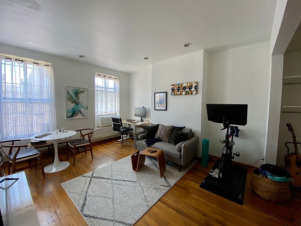 1st image of 190 Columbia St APT 3