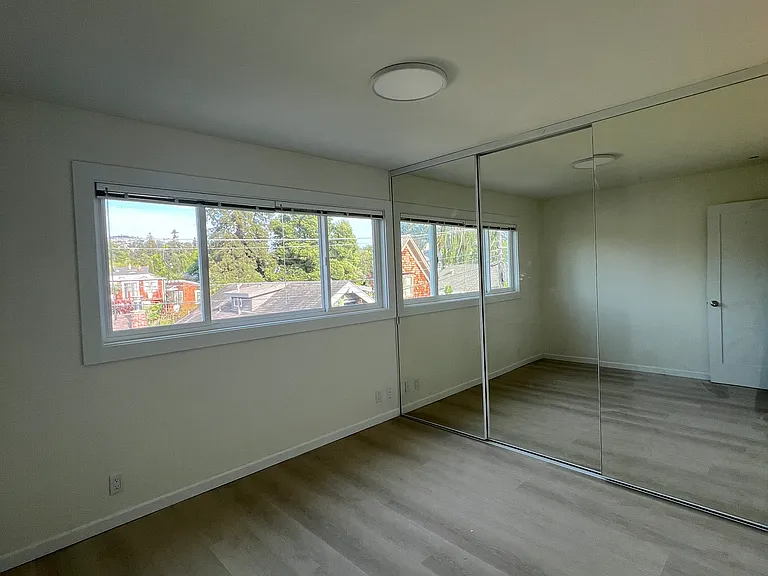 2511 Prince St #9 — Photo 17