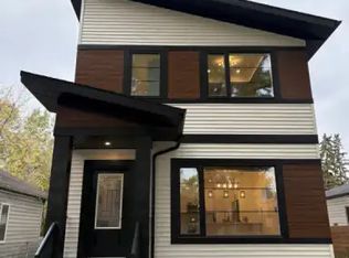 9638 109a Ave NW #1, Edmonton, AB T5H 1G5