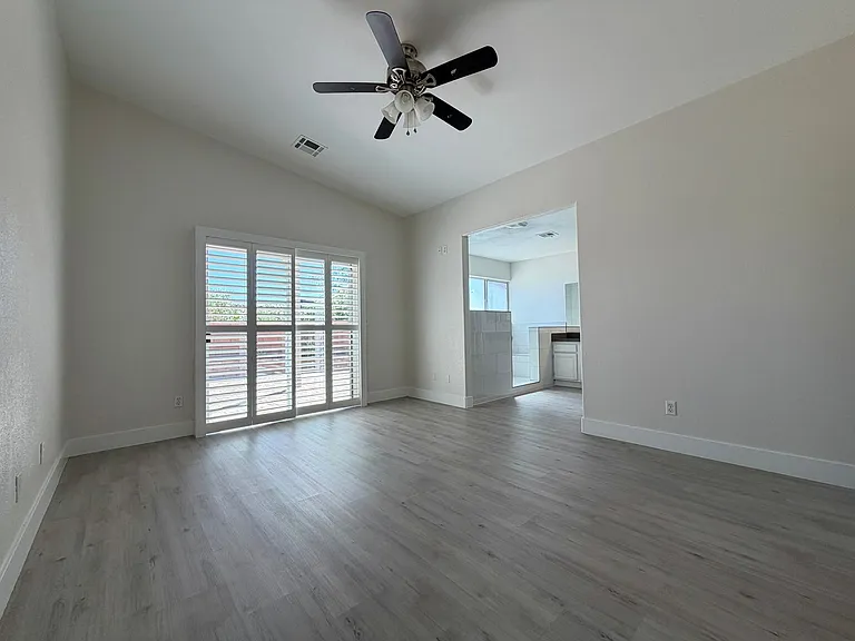 124 Lemongold St — Photo 8