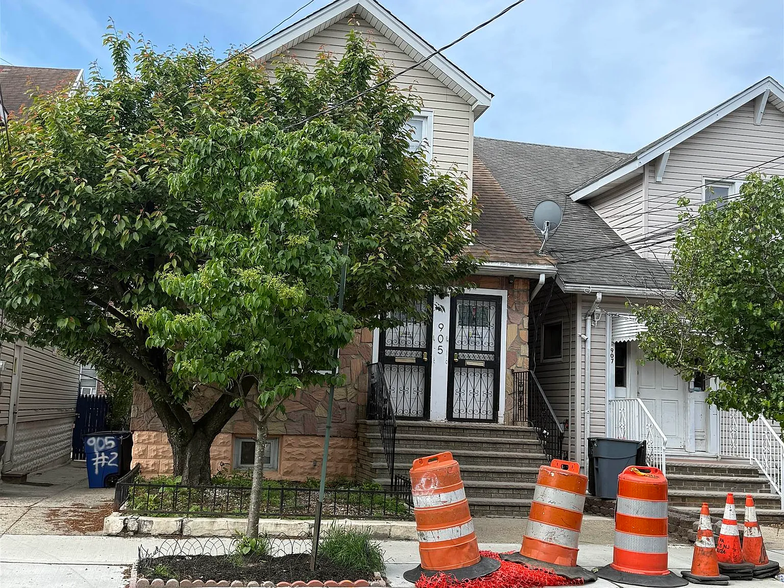 3 bed, 1.0 bath, $3,100 — Photo 2